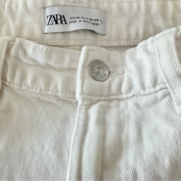 Women’s Zara High Rise White Denim Shorts 2 - Picture 4 of 5